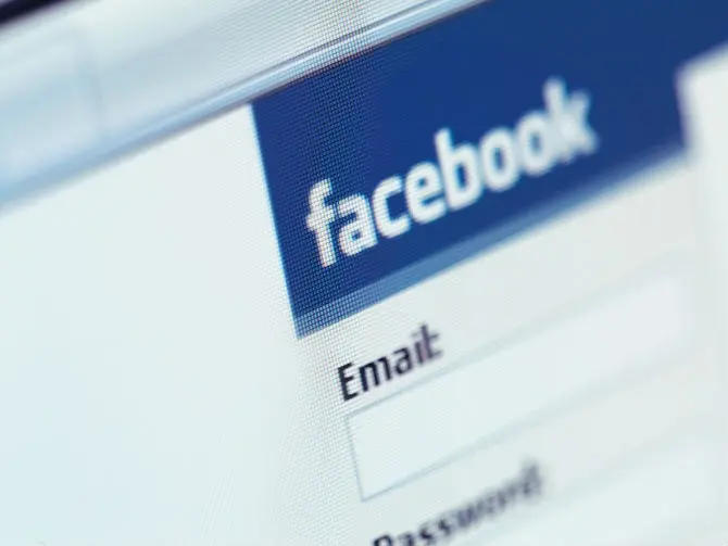 India: si uccide a 17 anni perché i genitori le vietavano Facebook