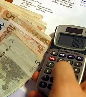 Istat, sulla fiducia dei consumatori grava la crisi: ad ottobre torna a contrarsi