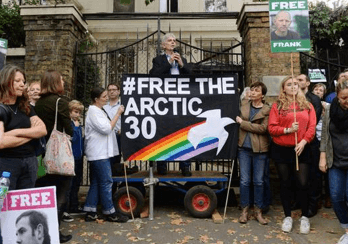 Greenpeace risponde alle accuse di Teppismo rivolte ai suoi attivisti
