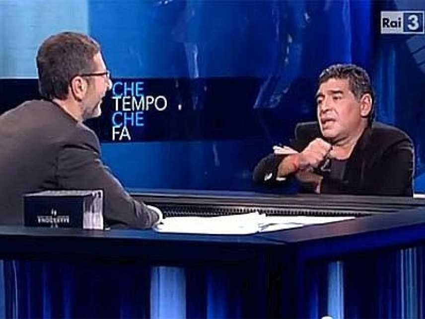 Maradona ed il gesto dell'ombrello a Equitalia, Fassina: «Gesto miserabile». Brunetta attacca Fazio