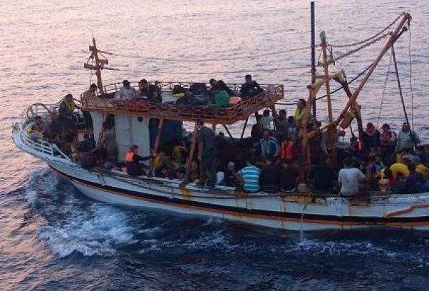Sicilia, ancora sbarchi di migranti a Siracusa. Niente funerali di Stato per le vittime dei naufragi