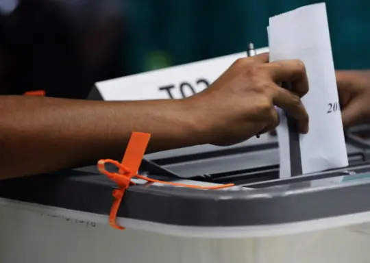 Maldive: elezioni annullate a un'ora dal voto