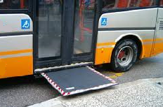 Mezzi pubblici ancora sprovvisti di pedane per disabili