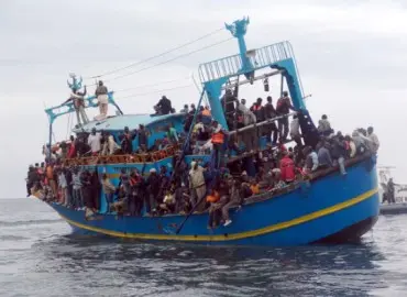 Nuova tragedia a Lampedusa: si rovescia barcone con 250 migranti. Decine di vittime