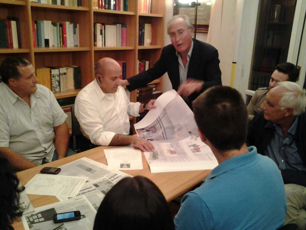 Ali incontra l'architetto Righini per l'opera di copertura di un tratto di Corso Mazzini