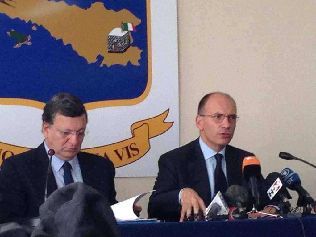 Lampedusa, Barroso: «Europa non può girarsi dall'altra parte». Letta:«discutere la Bossi-Fini»