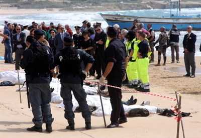 Tragedia Lampedusa, continua il recupero dei cadaveri. Kyenge commossa: "Bisogna fare chiarezza"
