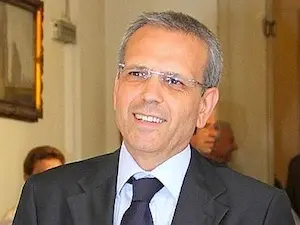 Napoli, bufera sul vicesindaco, il Pd chiede le dimissioni