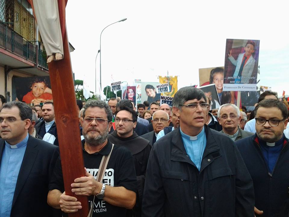 "Un intero popolo si è svegliato". In 20 mila al corteo nella Terra dei Fuochi