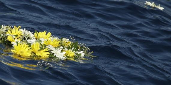Lutto nazionale per la tragedia di Lampedusa: negozi chiusi e si continuano a cercare i dispersi