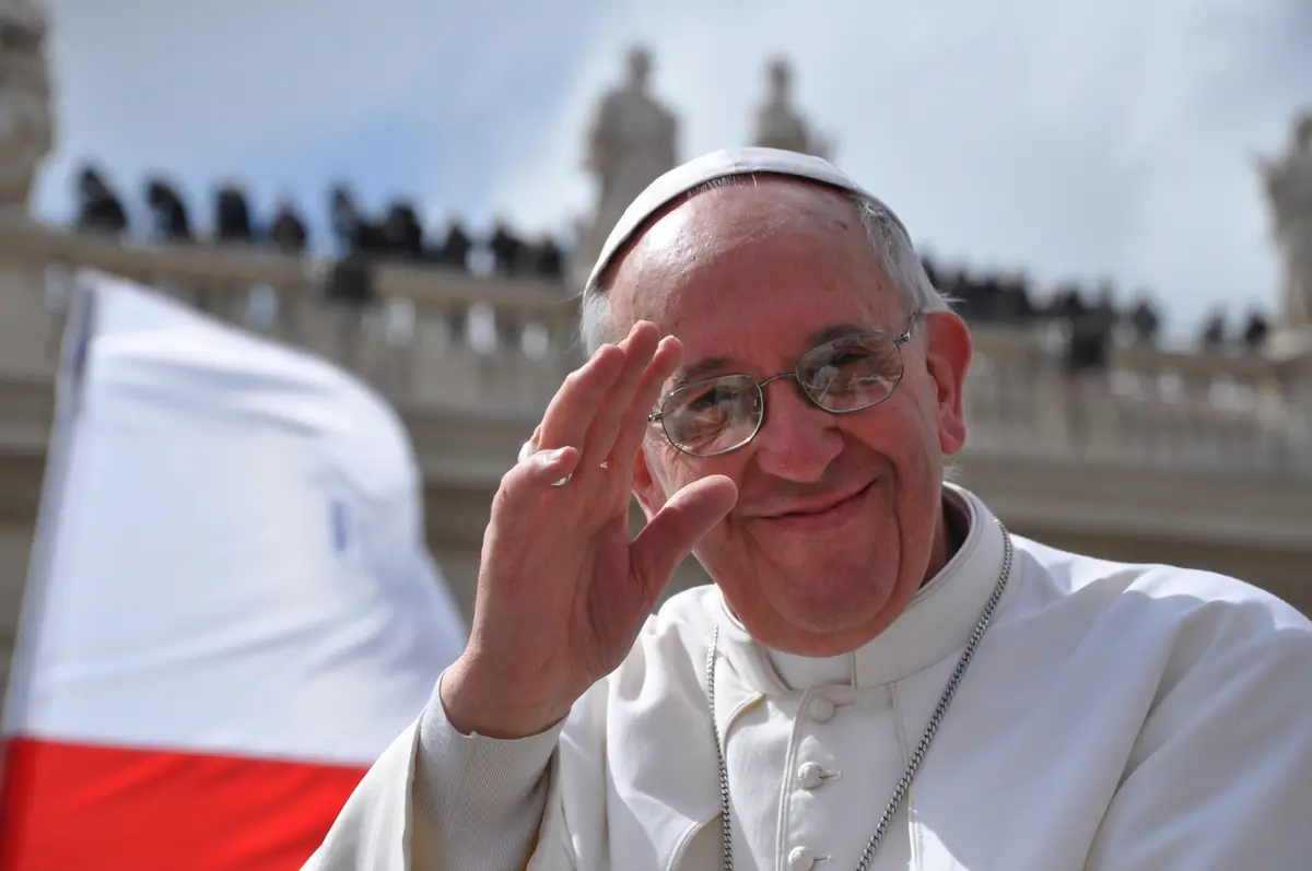 Papa Francesco in visita ad Assisi: "società inquinata da cultura dello scarto"