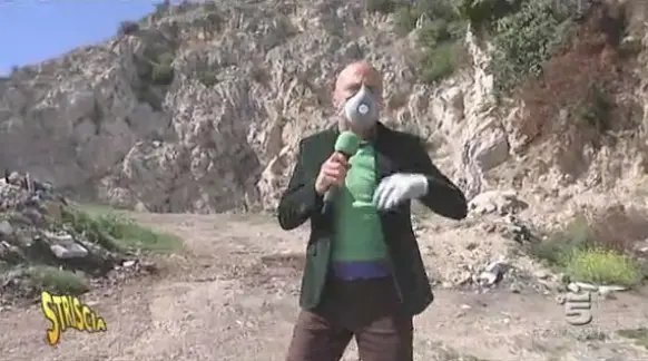 Mondragone (Ce): esalazioni tossiche nella discarica autorizzata dal comune