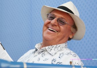 Renzo Arbore annuncia: "Il mio futuro è sul web" e confessa "mai direttore artistico di Sanremo"