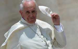 Papa Francesco: «Via i cortigiani dalla Curia»