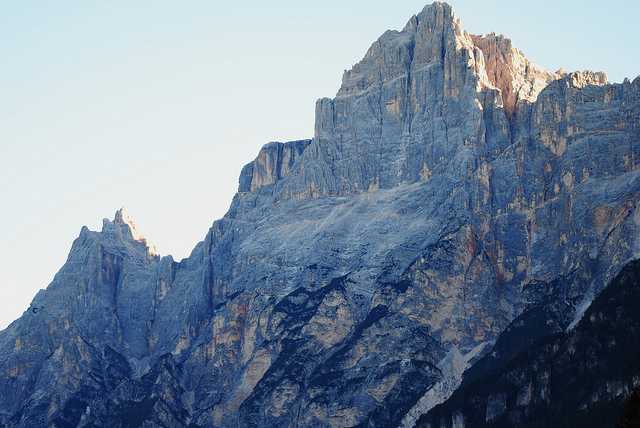 Cortina, costone di roccia di 300 metri si stacca dal Sorapis