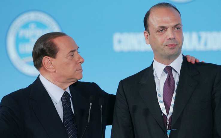 I ministri Pdl e la crisi di partito, Alfano: «Non ci faremo intimidire»