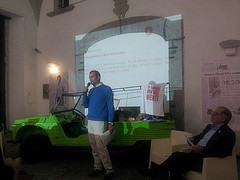 La "Mehari" del giornalista Siani di nuovo in circolazione sulle strade della legalità