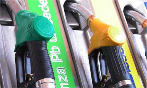 L'aumento dell'Iva slitta a gennaio, ma salgono le accise sulla benzina