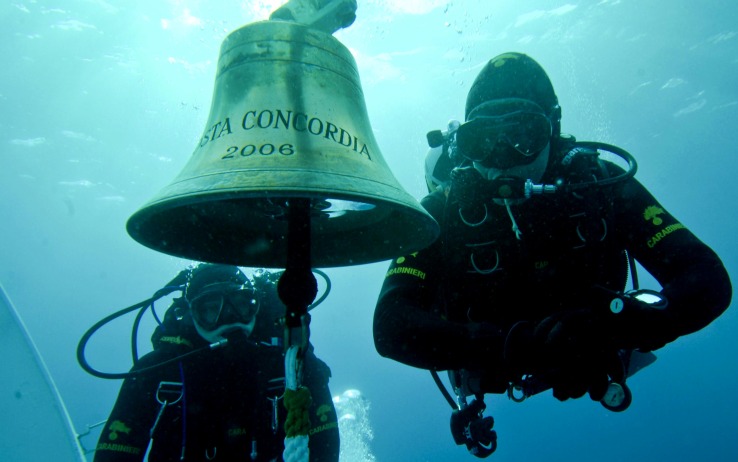 #Concordia: ritrovate delle ossa dai sub nella zona centrale della nave