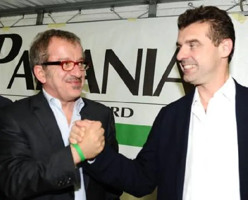 Maroni e Cota a Torino: «Lega pronta sostenere azione Pdl. Governo deve cadere»