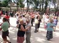 La danza nei centri anziani come mezzo di socializzazione in "Balla con i nonni"