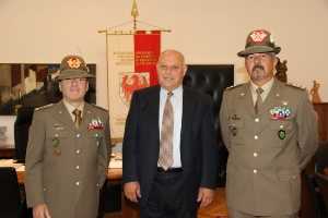 Bolzano: il vice comandante delle truppe alpine ricevuto dal presidente della Provincia