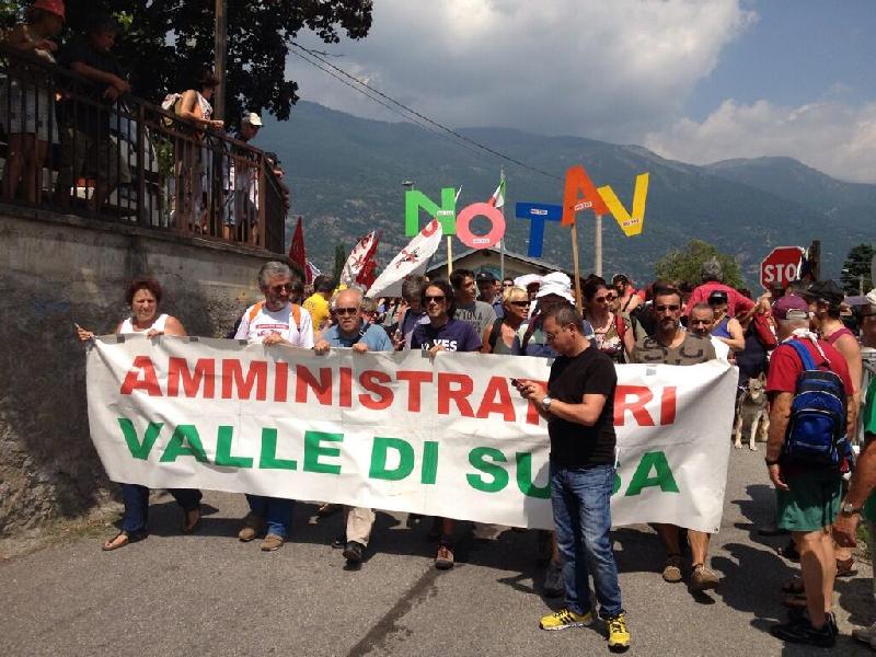 Tav, sindaci della Val di Susa: «Basta Violenze!»