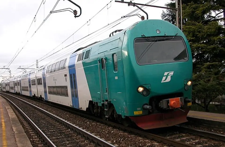 Tragedia alla stazione di Savona: 22enne travolto da un treno