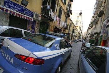 Napoli, giovani aggrediti, è caos nella notte