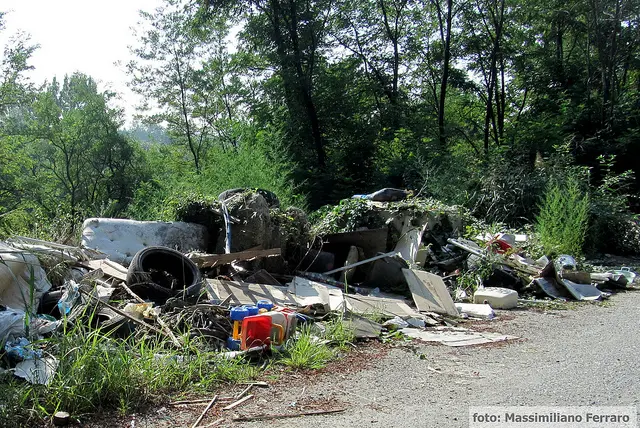 Torino: Viaggio nella più grande discarica abusiva della città