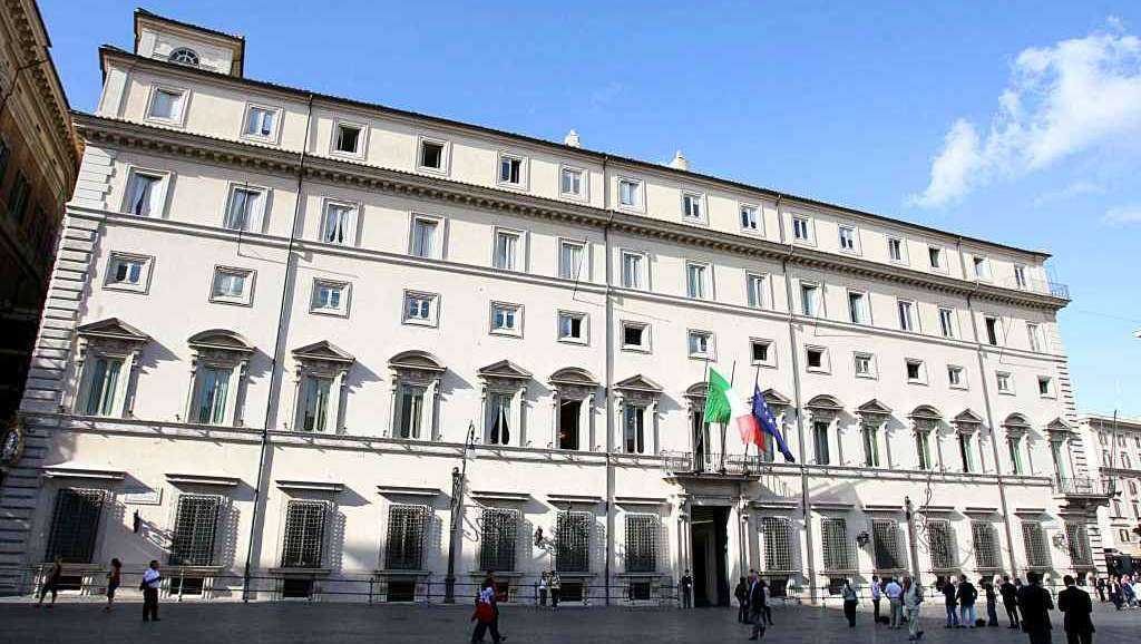 Imu, Palazzo Chigi: «Nessuna tassa sulle seconde case». Ma Codacons avverte sull'aumento dell'Iva