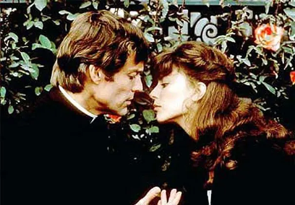 Prete lascia la tonaca: "La mia fidanzata è incinta"