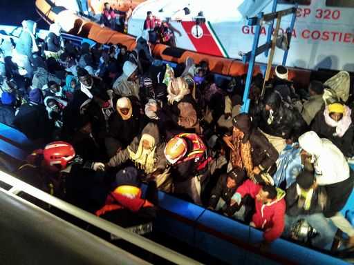 Canale di Sicilia, continua l'emergenza sbarchi: salvati 210 migranti. Emergenza a Lampedusa