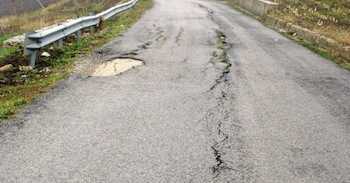 Allarme buche stradali a Salerno, scattano le richieste di risarcimento