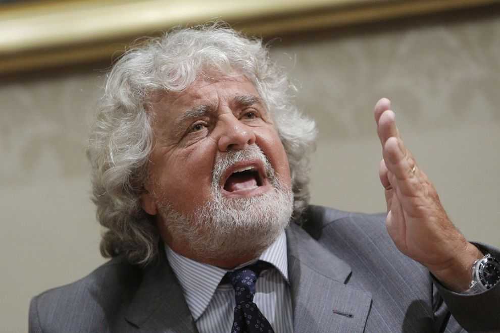 Grillo: «Elezioni subito e col Porcellum governiamo noi. Napolitano si dimetta»