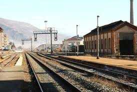 Tragedia ad Arnad: giovane investito da treno, probabile suicidio