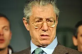 Bossi bacchetta Tosi sulla questione primarie centrodestra: "Chi lo vuole?"