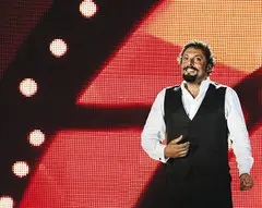 Nuovo show di Enrico Brignano Sabato prossimo all'Arena Magna Graecia