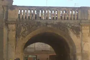 Barocco leccese: Molti monumenti minori in decadenza e a rischio scomparsa