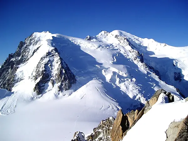 Valanga sul Monte Bianco: morte due alpiniste italiane