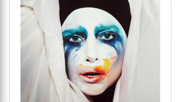 E' uscito APPLAUSE di Lady GaGa: ascolta il nuovo singolo