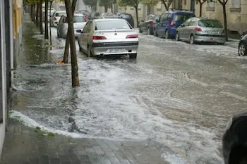 Maltempo a Benevento, città allagata e famiglie sfollate