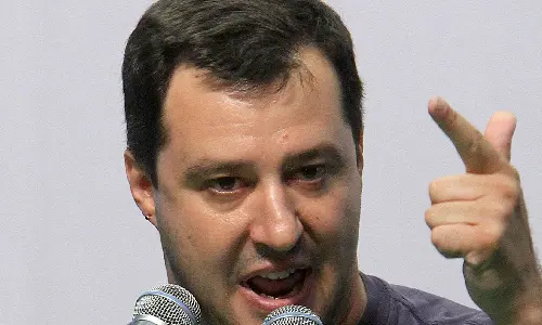 Lega, Salvini propone referendum contro la Kyenge
