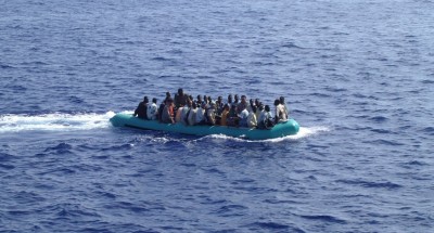 Emergenza migranti nel Canale di Sicilia, oltre 300 al largo della Libia