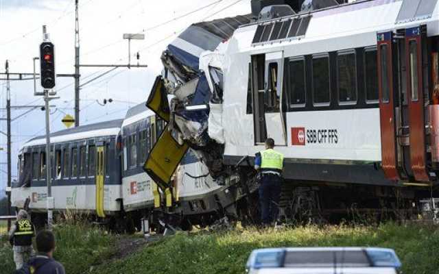 Svizzera: scontro frontale tra due treni. Si contano più di 40 feriti