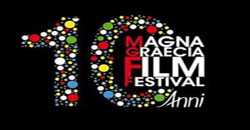 Parte la rubrica dedicata alla moda degli artisti del Magna Graecia Film Festival