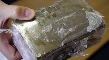 Roma, pusher campano ferito a colpi d'ascia