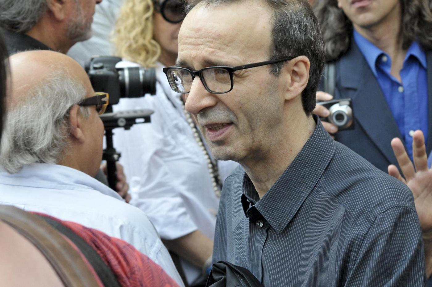 Roma, Benigni ai funerali di Cerami: "Oggi c'è un poeta in meno"