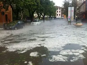 Ancora maltempo con grandine e tromba d'aria, la provincia di Reggio Emilia in ginocchio [VIDEO]