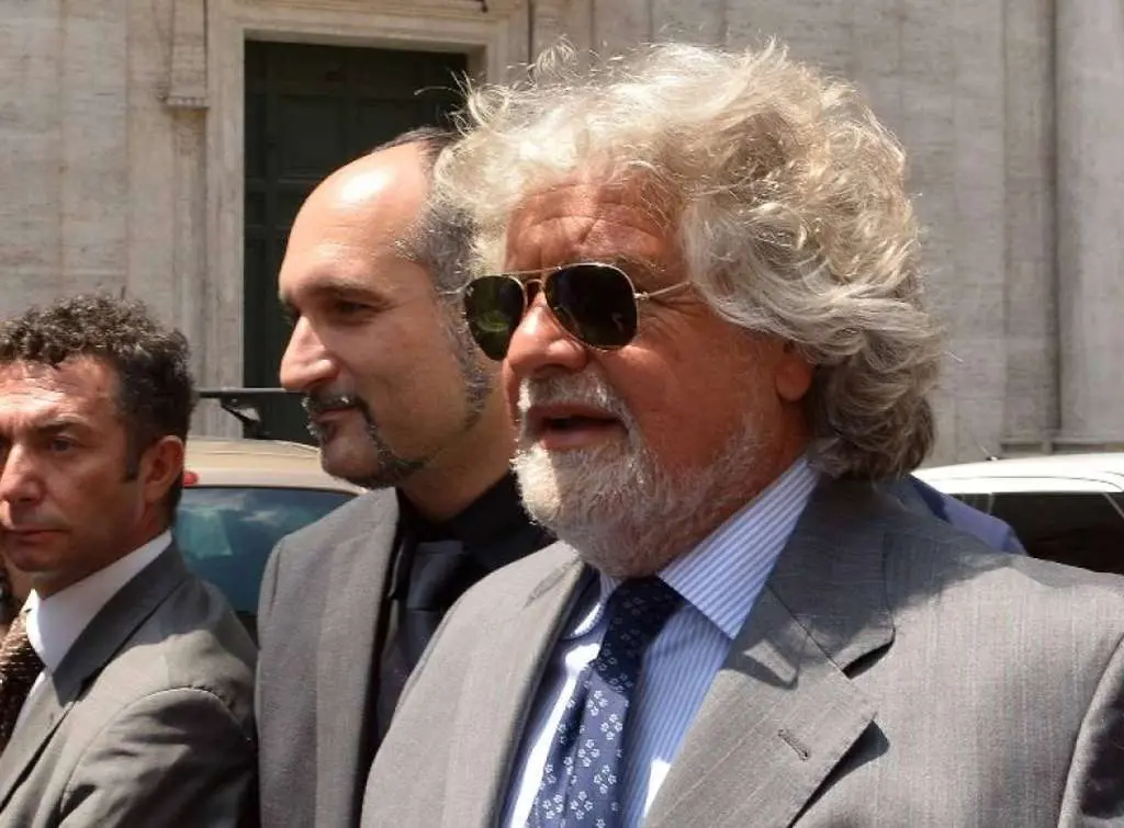 Grillo dopo l'incontro al Colle: «È una Caporetto. Se necessario si torni alle urne»